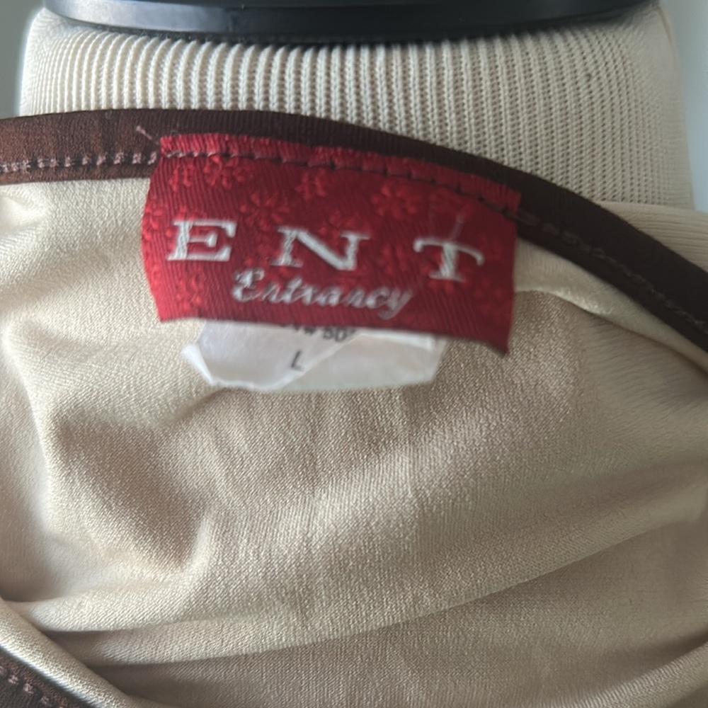 Vintage 2000s Y2K top light tan top with metal hoop embellishment made in USA 🇺🇸 - Picture 6 of 7